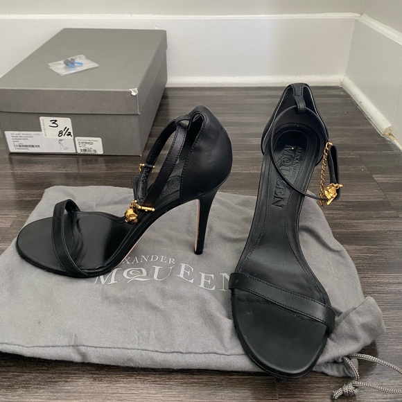 Alexander McQueen Strap Sandal. - Picture 7 of 10